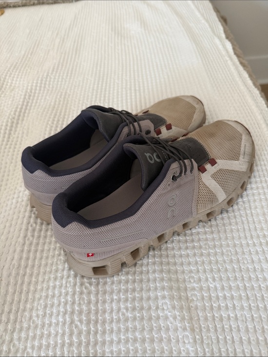 On Running Shoes - On Running Women’s Cloud Shoes in Beige and purple